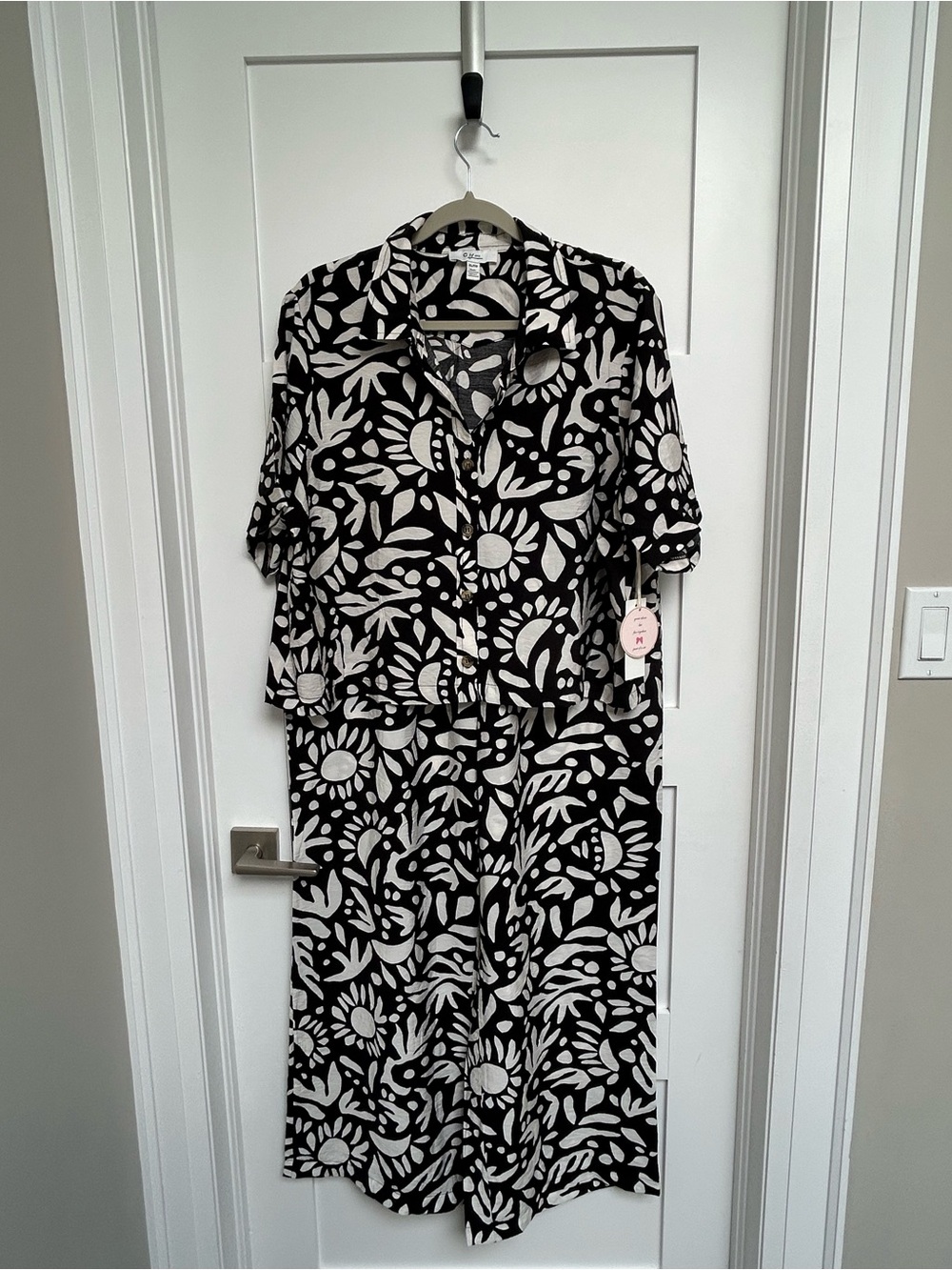 💠 Black & White Floral Button-Front 2-Piece Top/Bottoms